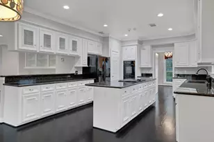 4616 Spruce St, Bellaire, TX 77401 - Photo 15