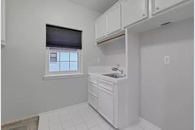 4616 Spruce Street, Bellaire, TX 77401 - Photo 35