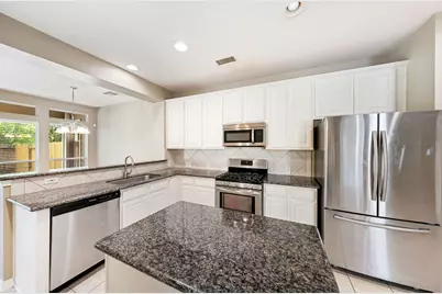 86 N Valley Oaks Circle, The Woodlands, TX 77382 - Photo 11