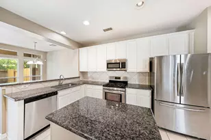 86 N Valley Oaks Cir, The Woodlands, TX 77382 - Photo 11