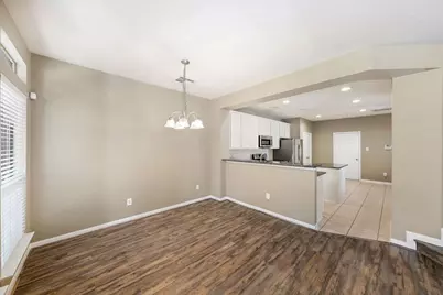 86 N Valley Oaks Circle, The Woodlands, TX 77382 - Photo 7
