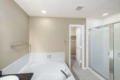 86 N Valley Oaks Circle, The Woodlands, TX 77382 - Photo 17