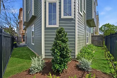 2002 Sabine Street, Houston, TX 77007 - Photo 3