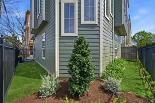 2002 Sabine St, Houston, TX 77007 - Photo 3