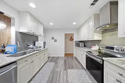9435 Springmont Drive, Houston, TX 77080 - Photo 13