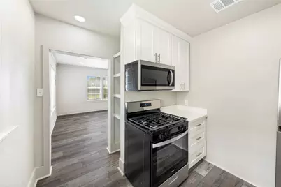 211 N Milby Street #4, Houston, TX 77003 - Photo 15