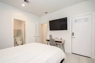 2717 Eado Grove Ln, Houston, TX 77003 - Photo 11