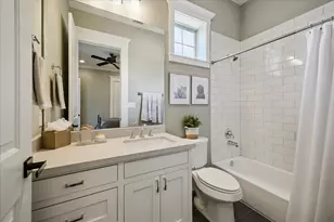 8566 Forum Dr, Houston, TX 77055 - Photo 19