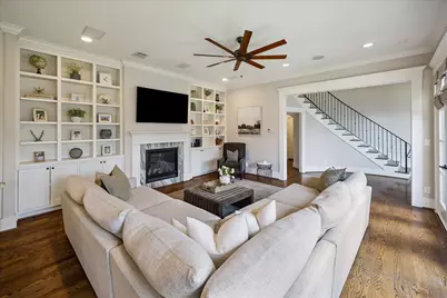 8566 Forum Drive, Houston, TX 77055 - Photo 9