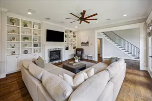 8566 Forum Dr, Houston, TX 77055 - Photo 9
