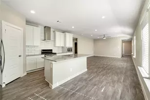 12722 Basinghall Ln, Houston, TX 77047 - Photo 7