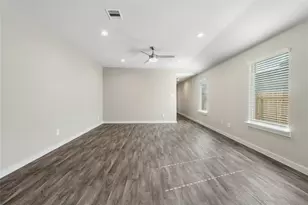 12722 Basinghall Ln, Houston, TX 77047 - Photo 3