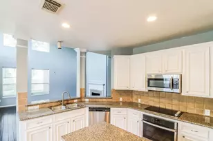 2804 Creek Bend Dr, Friendswood, TX 77546 - Photo 9
