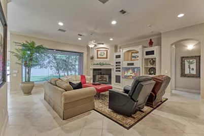 9485 Escondido Drive, Willis, TX 77318 - Photo 7