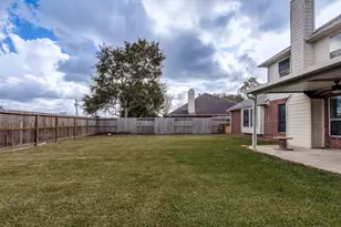 126 Crescent Bay Dr, League City, TX 77573 - Photo 23