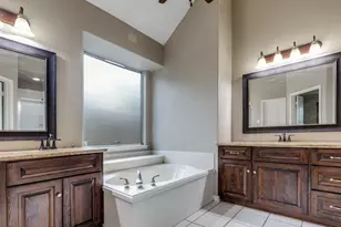 126 Crescent Bay Dr, League City, TX 77573 - Photo 13