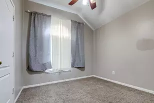 126 Crescent Bay Dr, League City, TX 77573 - Photo 15