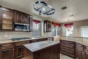 126 Crescent Bay Dr, League City, TX 77573 - Photo 9