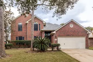 126 Crescent Bay Dr, League City, TX 77573 - Photo 3