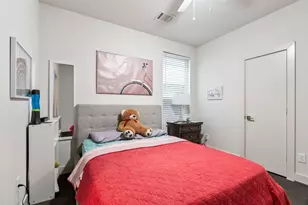 2210 Lou Ellen Ln, Houston, TX 77018 - Photo 15