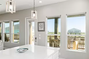 4406 Whaler Ln, Crystal Beach, TX 77650 - Photo 9