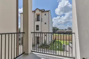 10915 Brookeshire Chase Ln, Houston, TX 77043 - Photo 15