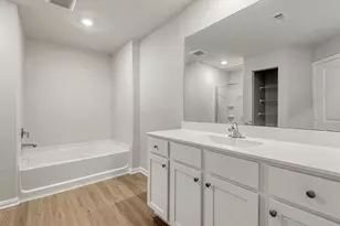 8306 Sunberry Shadow Dr, Houston, TX 77016 - Photo 5