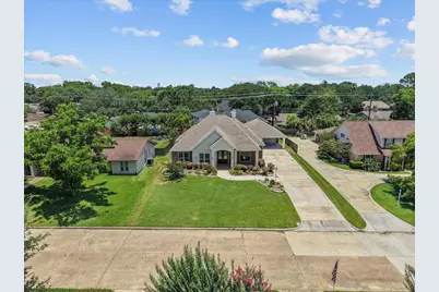 18607 Barbuda Lane, Nassau Bay, TX 77058 - Photo 25