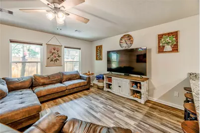 217 Hollow Oak, Livingston, TX 77351 - Photo 7