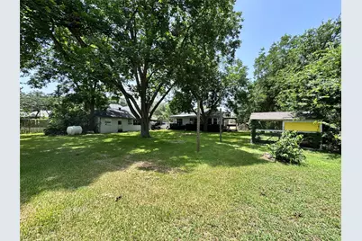 106 W Prairie Avenue, Eagle Lake, TX 77434 - Photo 27