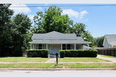 106 W Prairie Avenue, Eagle Lake, TX 77434 - Photo 1