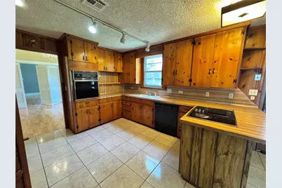 106 W Prairie Avenue, Eagle Lake, TX 77434 - Photo 13