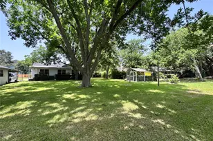 106 W Prairie Ave, Eagle Lake, TX 77434 - Photo 27