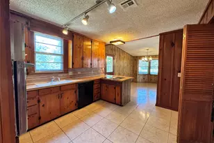 106 W Prairie Ave, Eagle Lake, TX 77434 - Photo 13