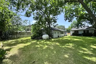 106 W Prairie Ave, Eagle Lake, TX 77434 - Photo 25