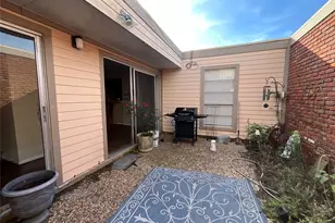 7004 Williams Dr, Galveston, TX 77551 - Photo 19