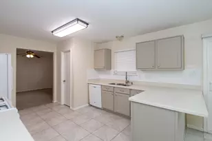 1710 Oak Valley Dr, Kemah, TX 77565 - Photo 7