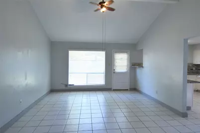 208 Leafwood Circle, League City, TX 77573 - Photo 5