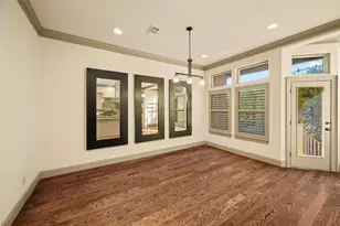 1655 Castle Ct, Houston, TX 77006 - Photo 17