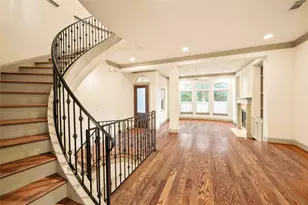 1655 Castle Ct, Houston, TX 77006 - Photo 7