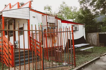 8110 Southbank Street, Houston, TX 77033 - Photo 17