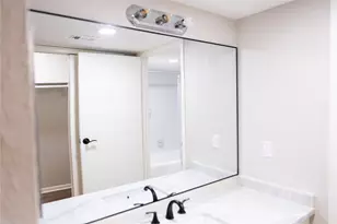 2021 Spenwick Dr, Houston, TX 77055 - Photo 11