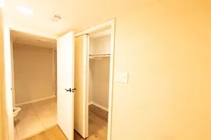2021 Spenwick Dr, Houston, TX 77055 - Photo 11