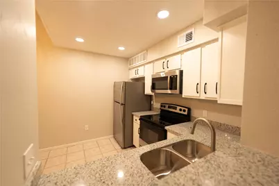 2021 Spenwick Drive #624, Houston, TX 77055 - Photo 7