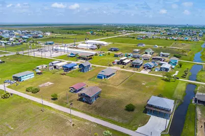 962 S Sage, Crystal Beach, TX 77650 - Photo 7