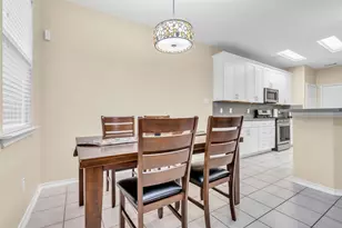 62 S Camellia Grove Cir, The Woodlands, TX 77382 - Photo 9