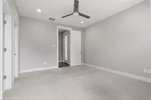 2057 Sherwood Forest St, Houston, TX 77043 - Photo 15