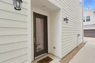 2057 Sherwood Forest St, Houston, TX 77043 - Photo 29