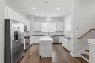 2057 Sherwood Forest St, Houston, TX 77043 - Photo 7