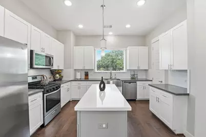2057 Sherwood Forest Street, Houston, TX 77043 - Photo 1